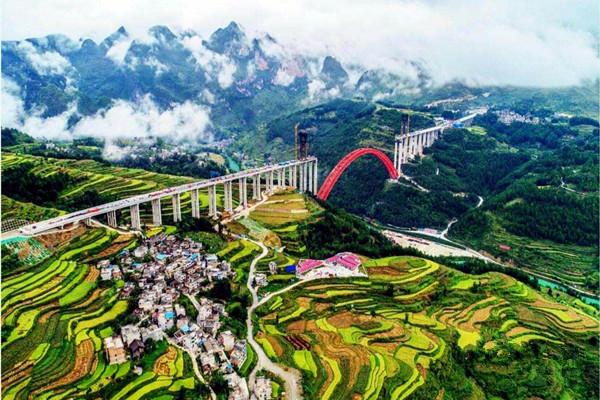 喀斯特奇觀打黛河天坑，一縣一品公益助農(nóng)，貴州羅甸特產(chǎn)羅甸玉