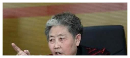 72歲“老干媽”陶華碧，門口停3輛豪車，政府送4個(gè)8車牌