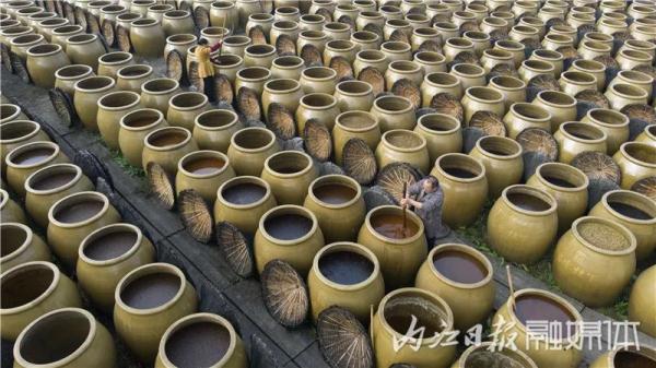 神奇的內(nèi)江市級“非遺”！600多個大土罐帶你回到?jīng)]有人工添加劑的年代——