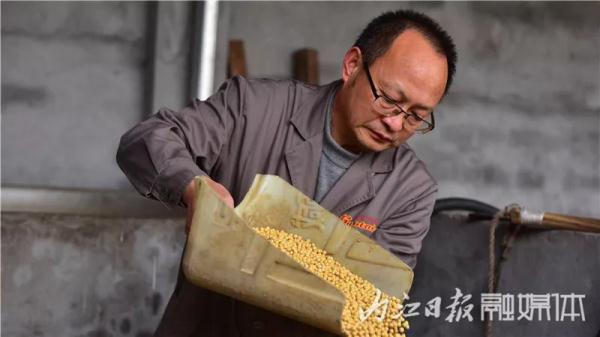 神奇的內(nèi)江市級“非遺”！600多個大土罐帶你回到?jīng)]有人工添加劑的年代——
