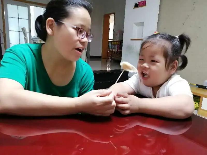 圖 | 謝多麗和女兒