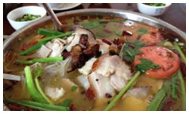 【昭通美食】鎮(zhèn)雄酸湯豬腳