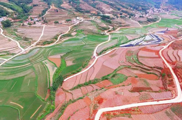 云南烏蒙山貧困地區(qū)國土綜合整治項目驗收